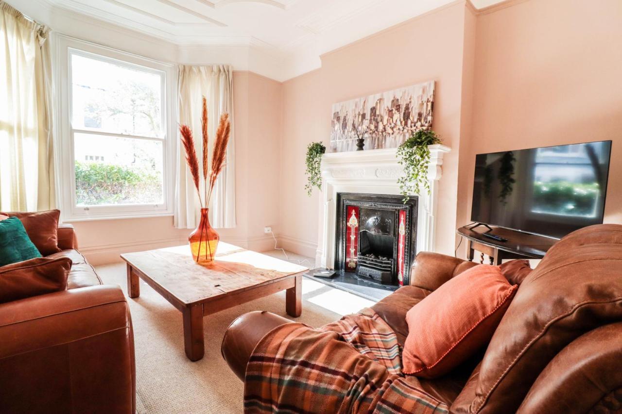 Stunning 5 Bed House In Clapham - Free Wifi! Londra