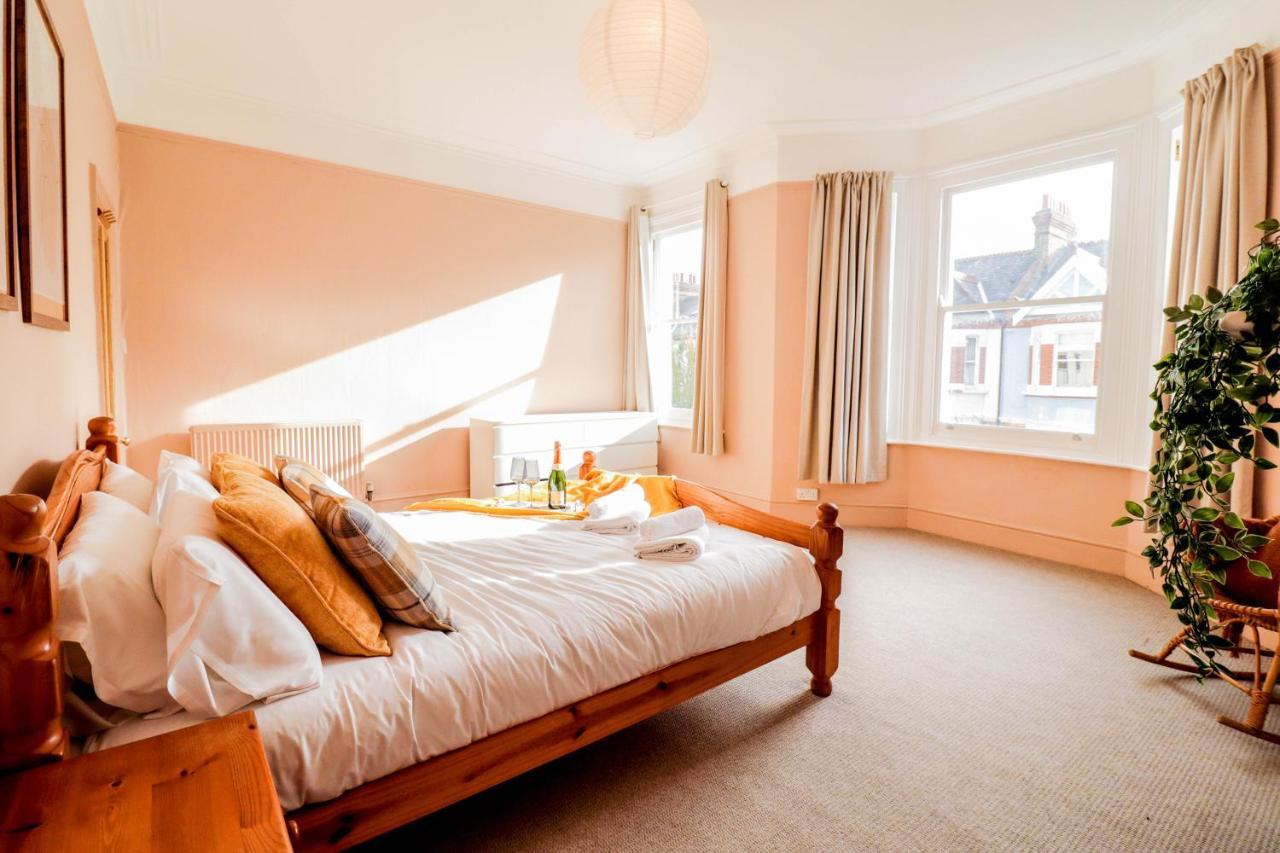 Stunning 5 Bed House In Clapham - Free Wifi! Londra