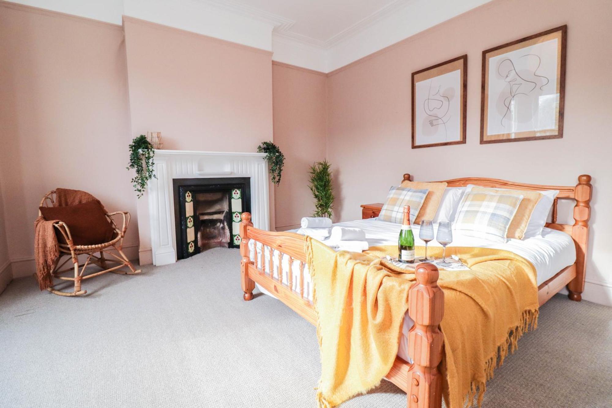 Stunning 5 Bed House In Clapham - Free Wifi! * Londra