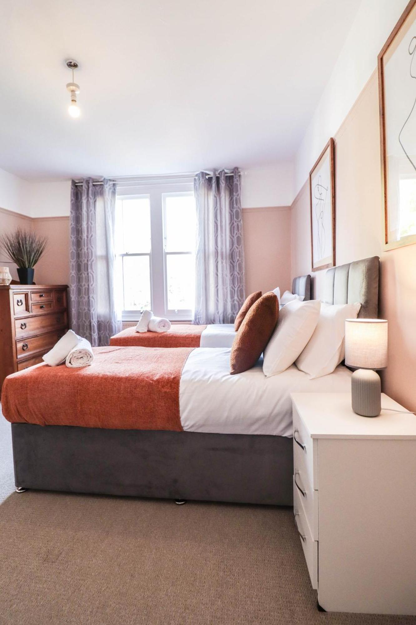 Stunning 5 Bed House In Clapham - Free Wifi! Londra