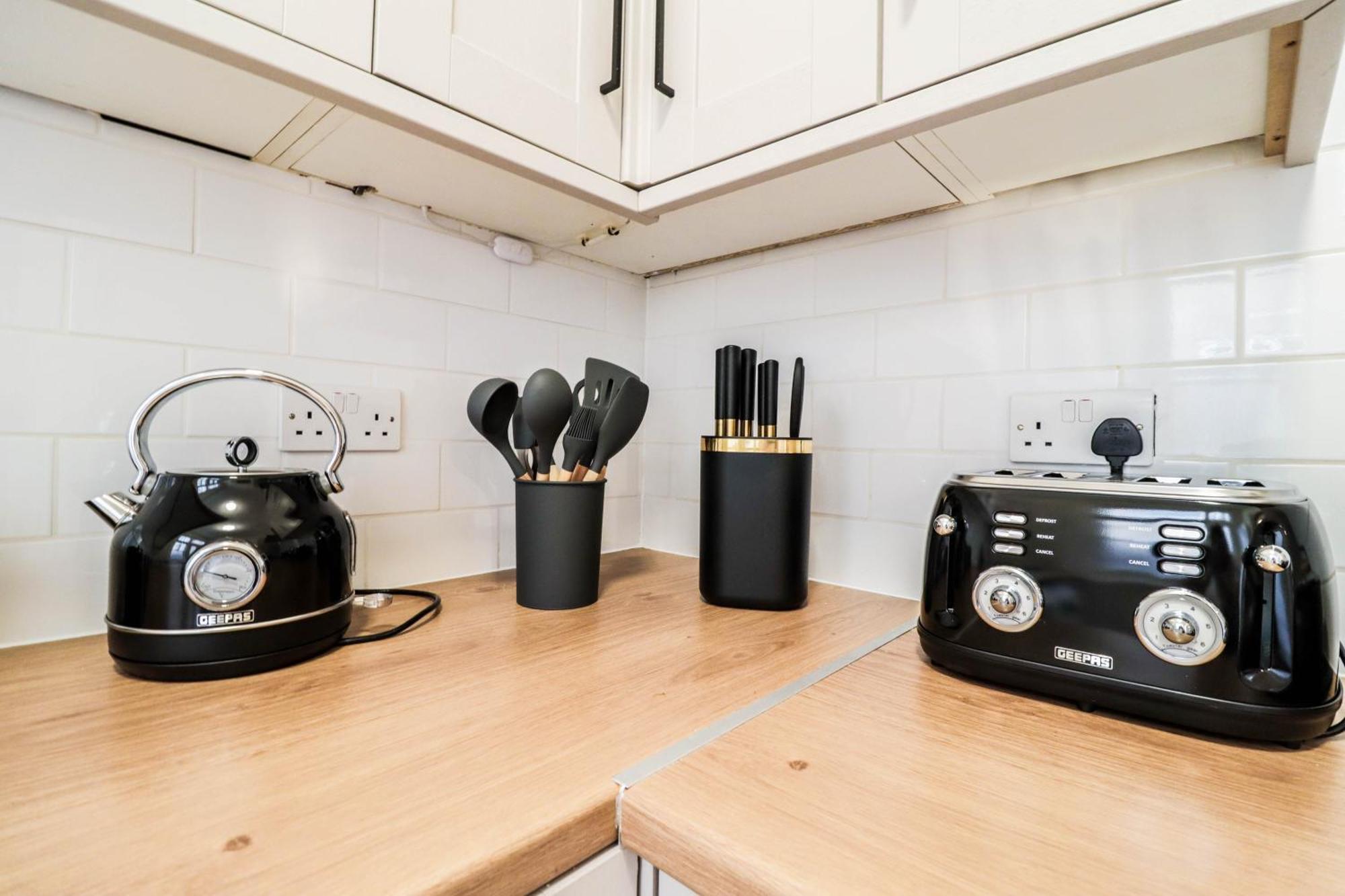 Stunning 5 Bed House In Clapham - Free Wifi! Case de vacanță *