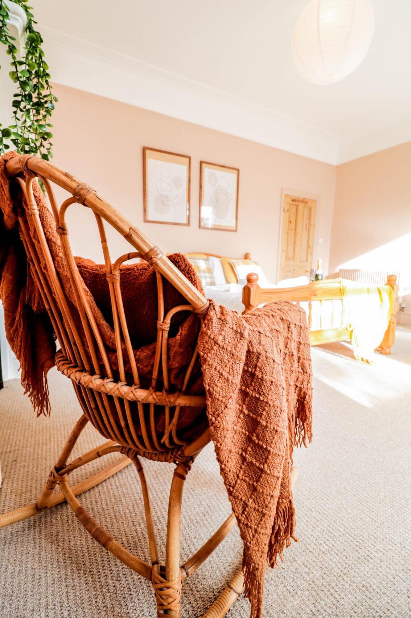 Stunning 5 Bed House In Clapham - Free Wifi! Case de vacanță *